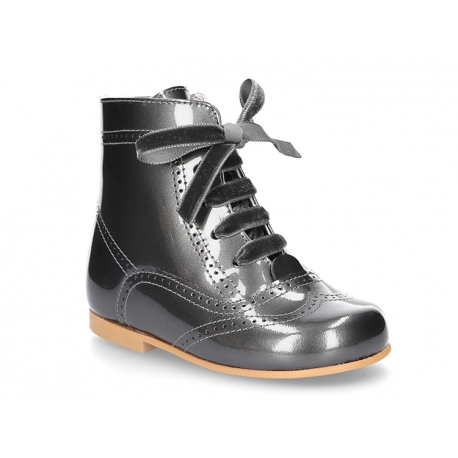 Classic Pascuala style ankle boots in METAL patent leather.