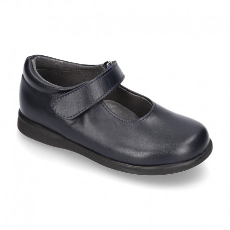 Classic Mary Jane school shoes with hook and loop strap in leather.