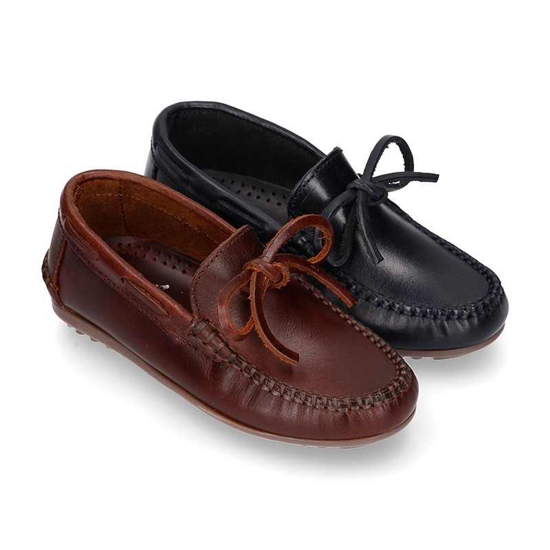 Tanned leather kids moccasins shoes with ties design in CLASSIC COLORS. D304 OkaaSpain