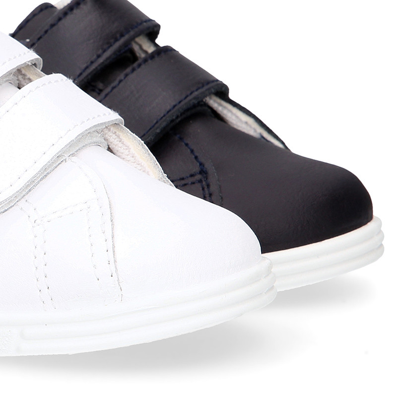 Zapato colegial niño OKAA tipo deportivo sin cordones, elástico y puntera  reforzada en piel lavable. CT012