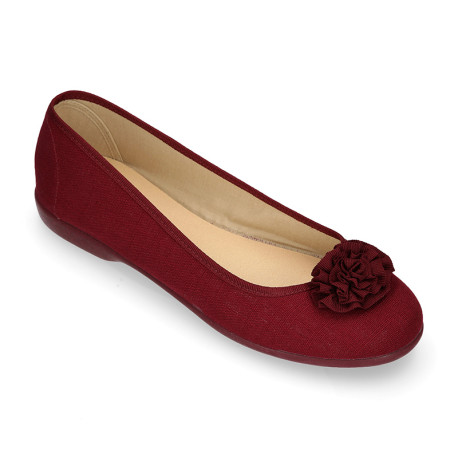 Dress cotton canvas ballet flats with flower design.