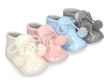 Zapatos de bebé. Tienda de zapatos pasos OKAASPAIN